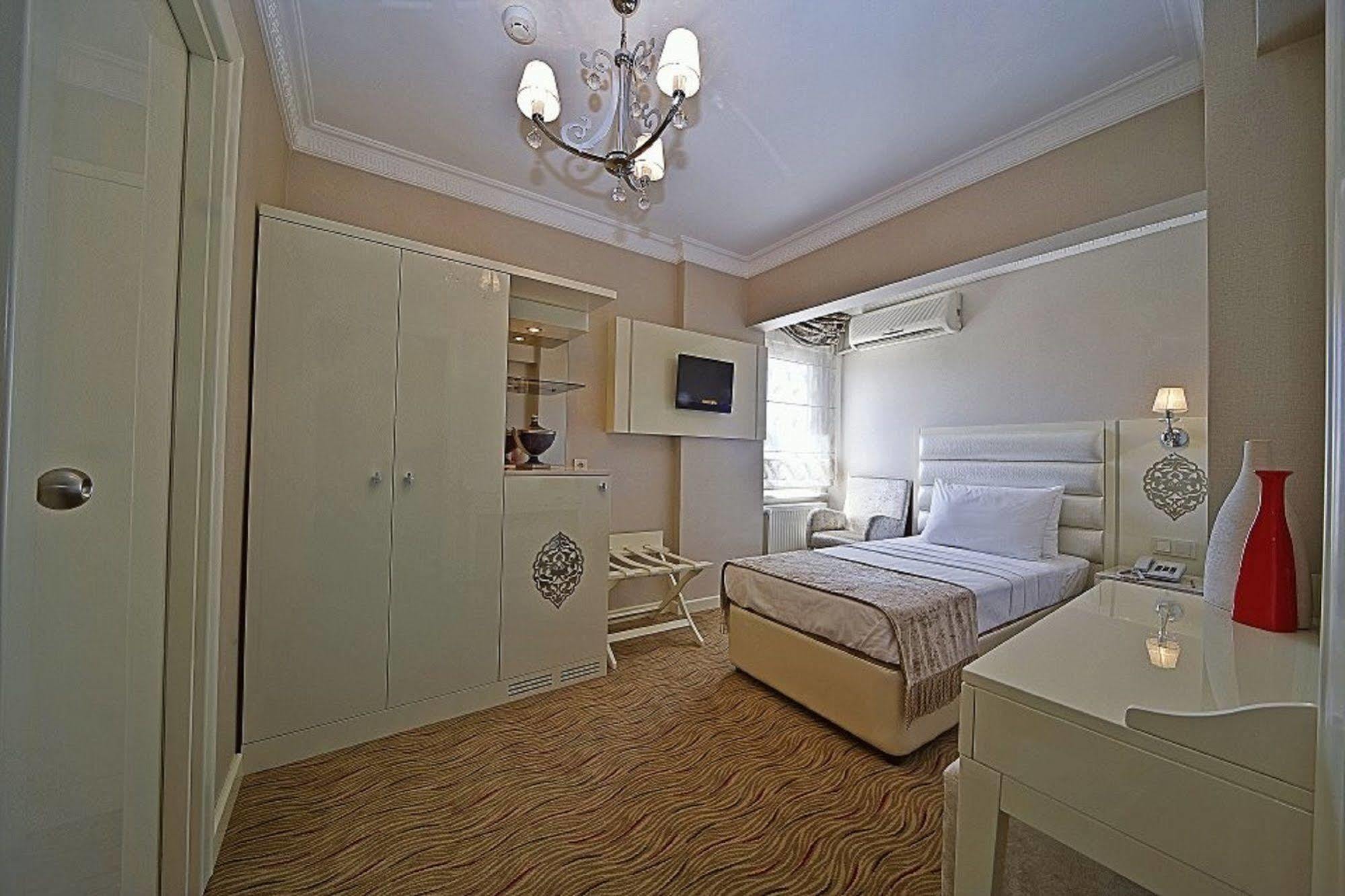 Q Hotel Laleli Istanbul Bagian luar foto