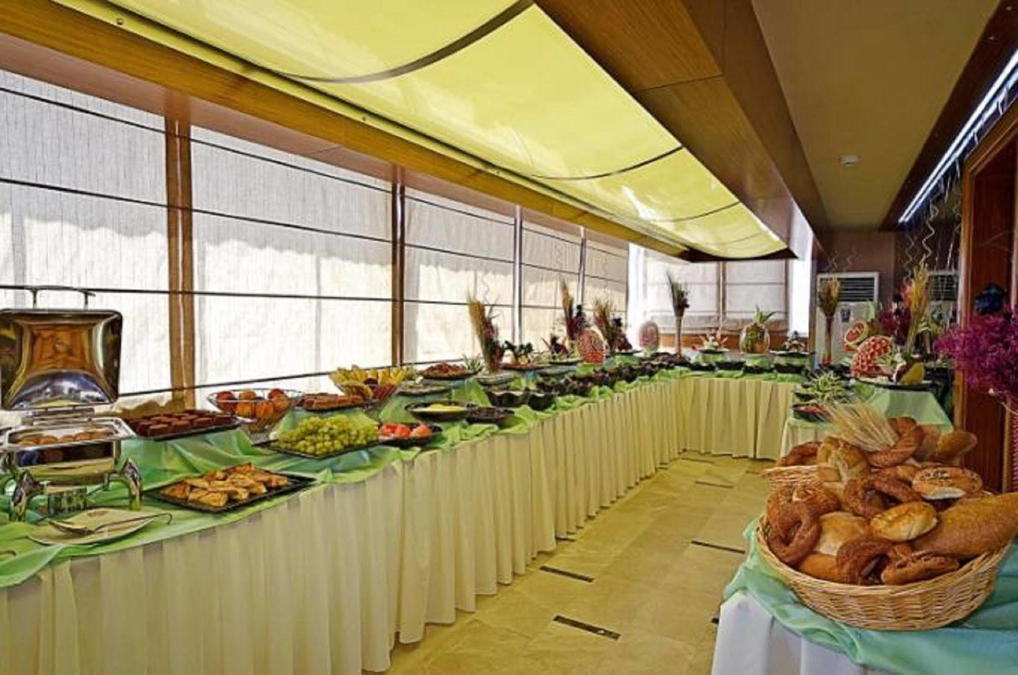 Q Hotel Laleli Istanbul Bagian luar foto